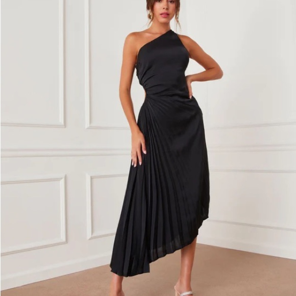 Vici collection Coda Satin Side Pleated Cutout Midi Dress - Black